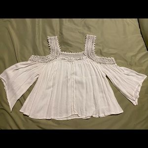 Rip curl shoulder cutout top. Size small.